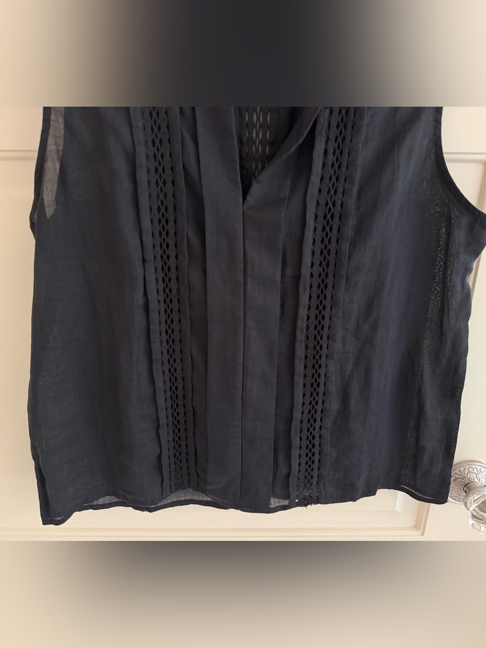 Frame Cali Ramie Lace Tank Blouse in Noir Black - Picture 6 of 9